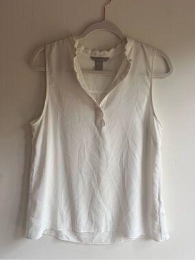 H&M White Sleeveless Scallop Neck V-Neck Camisole